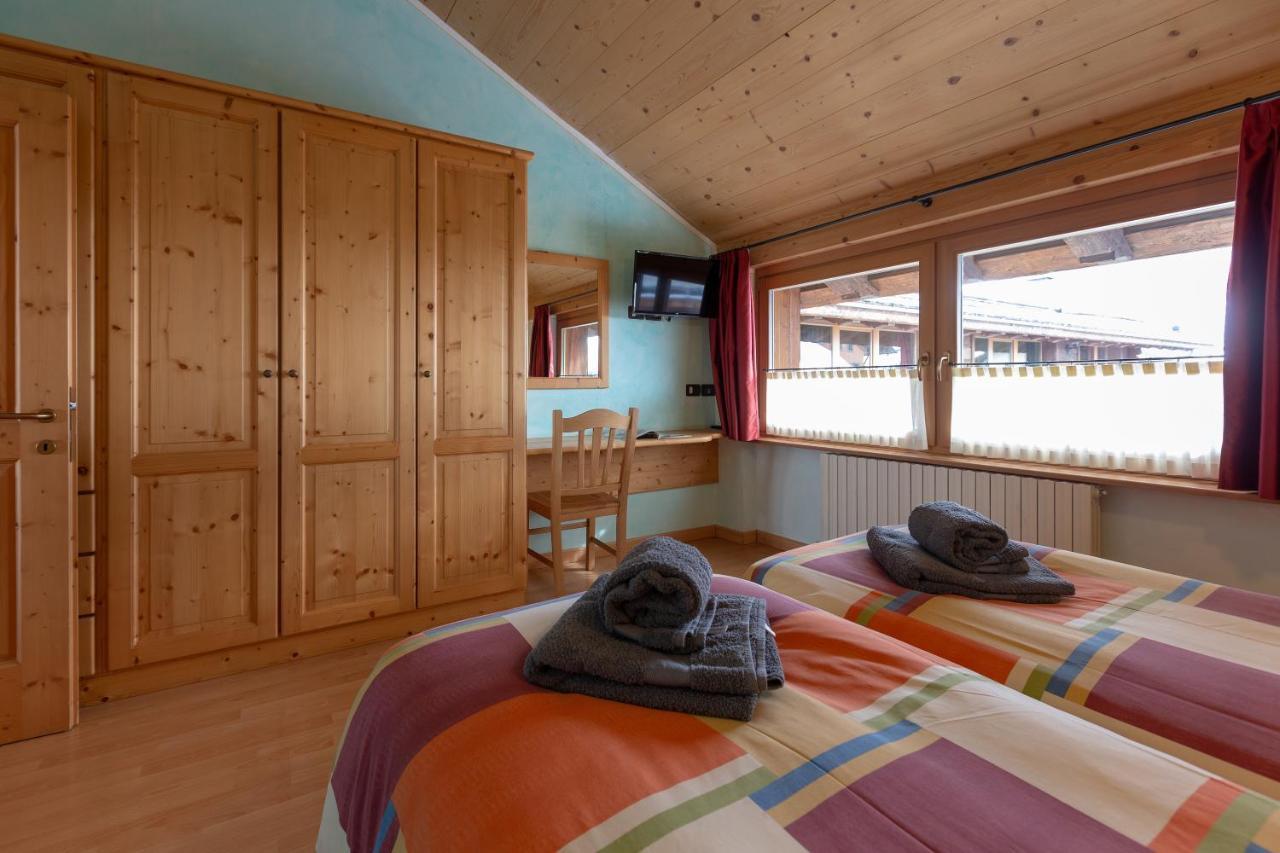 La Grolla Rooms & Apartments Livigno Extérieur photo